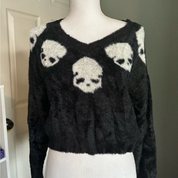 Black Skull Halloween Soft Sweater - Picture 4 of 5
